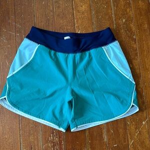 Lands End athletic shorts! Size 4. Liner on the inside & pockets!